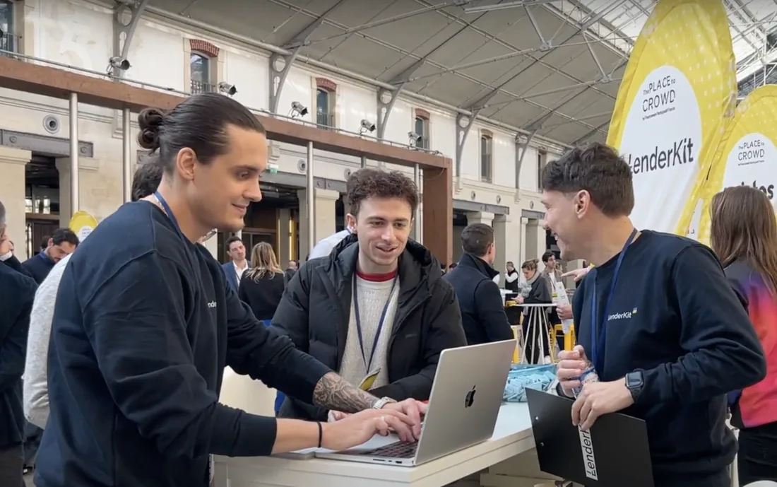 CrowdSpace-team-at-the-Place-to-Crowd-by-Financement-Participatif-France-how-it-was-