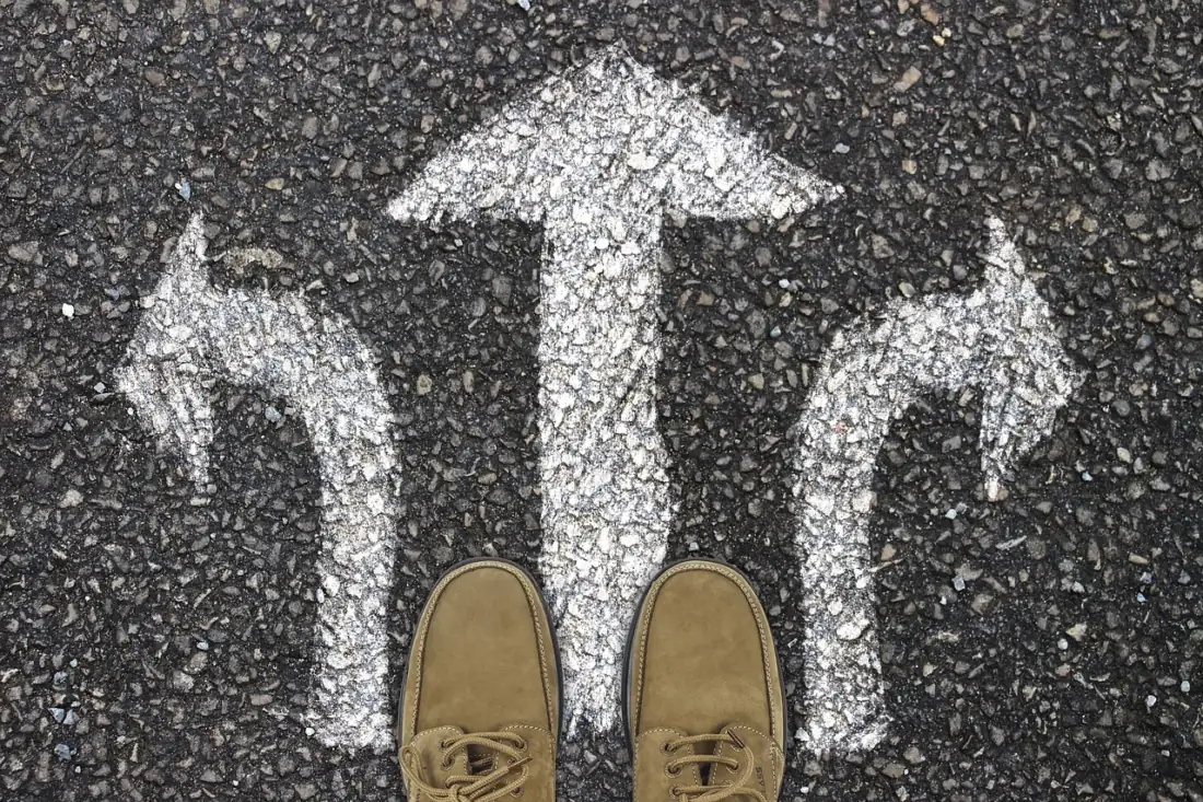 Real-estate-syndication-vs-crowdfunding-comparison-what-to-choose