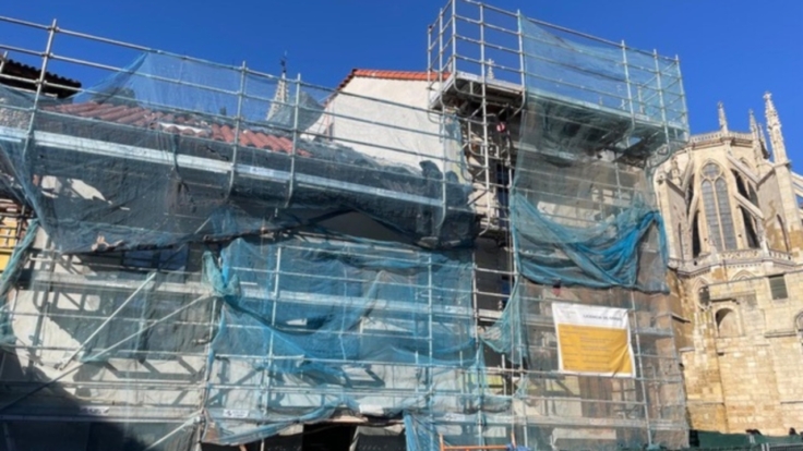 Apartments Puerta del Obispo, Leon III